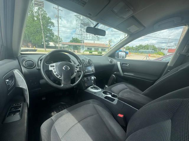 Nissan Rogue SV FWD 2012