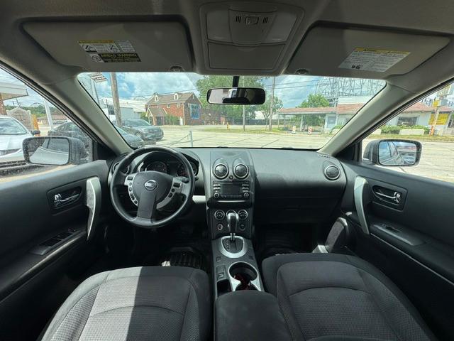 Nissan Rogue SV FWD 2012