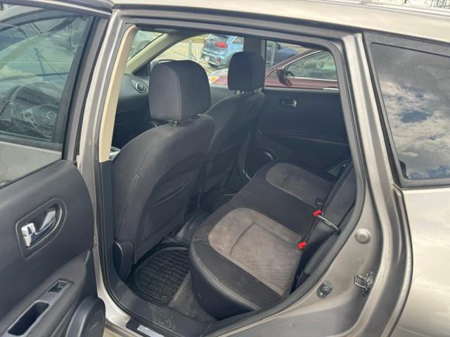 Nissan Rogue SV FWD 2012