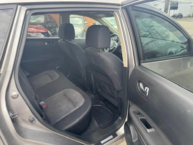 Nissan Rogue SV FWD 2012