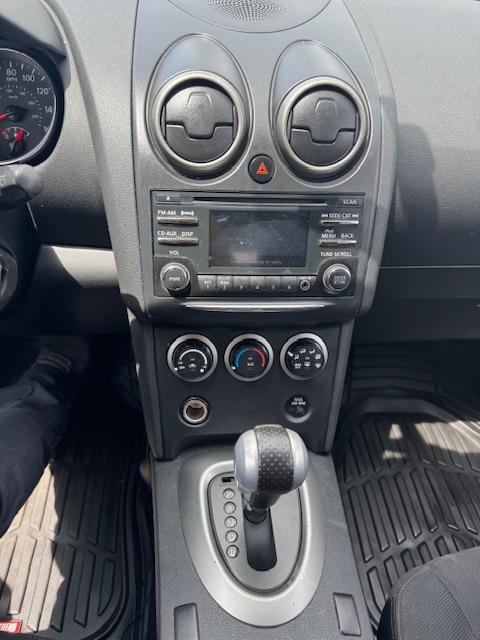 Nissan Rogue SV FWD 2012