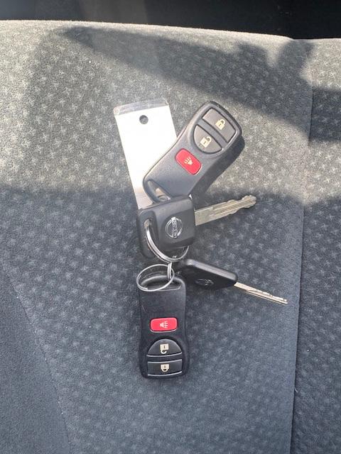 Nissan Versa 1.8 SL Hatchback 2011