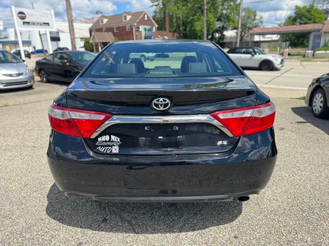 Toyota Camry SE 2016