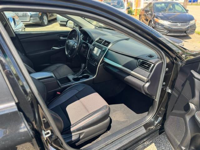 Toyota Camry SE 2016