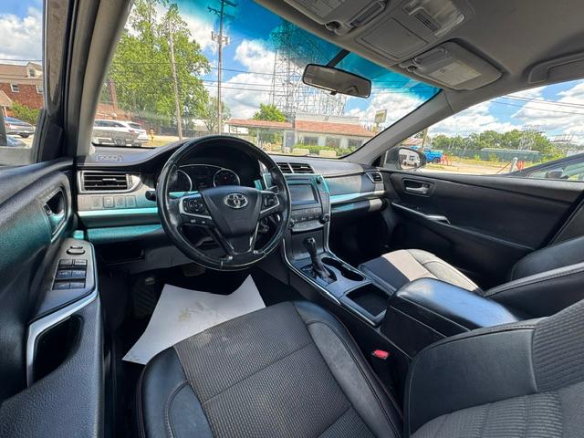 Toyota Camry SE 2016