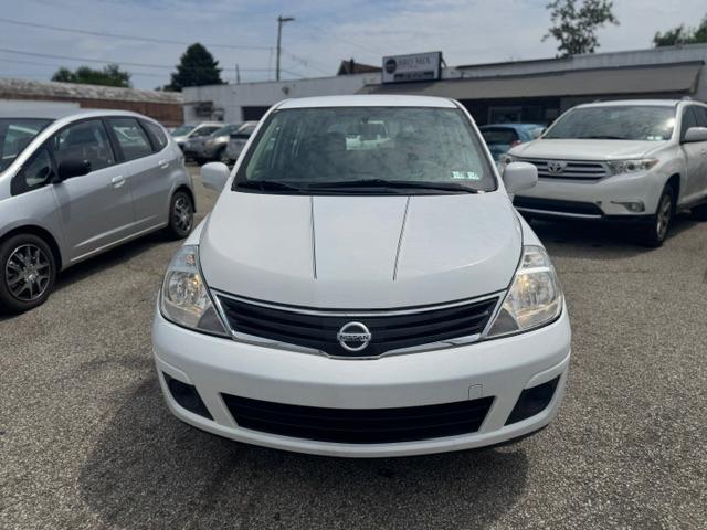Nissan Versa 1.8 SL Hatchback 2012