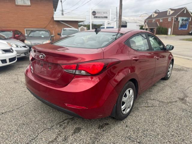 Hyundai Elantra SE 6AT 2016