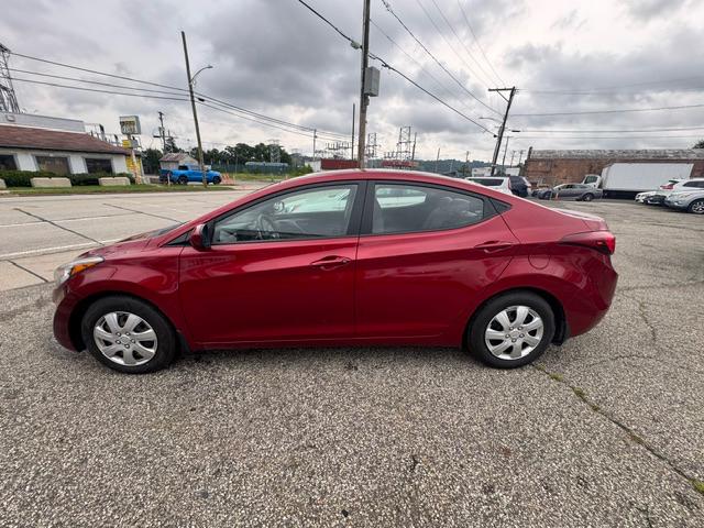 Hyundai Elantra SE 6AT 2016