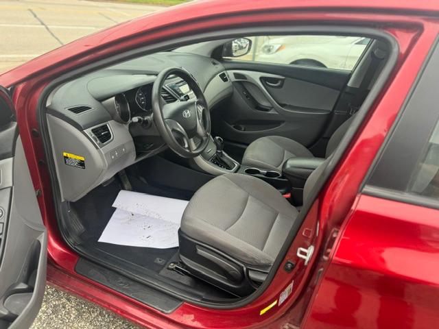 Hyundai Elantra SE 6AT 2016