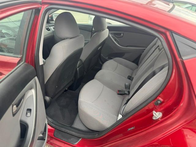 Hyundai Elantra SE 6AT 2016