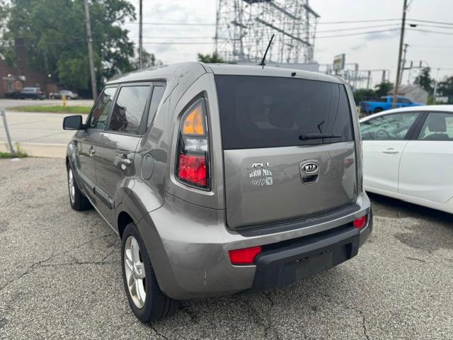 Kia Soul + 2011