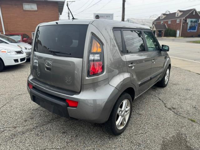 Kia Soul + 2011