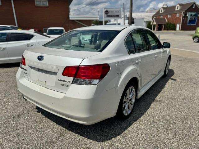 Subaru Legacy 2.5i Premium 2013