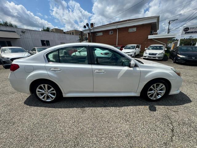 Subaru Legacy 2.5i Premium 2013