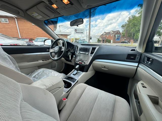Subaru Legacy 2.5i Premium 2013