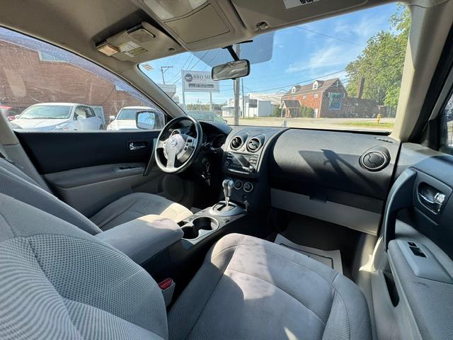 Nissan Rogue S AWD 2012