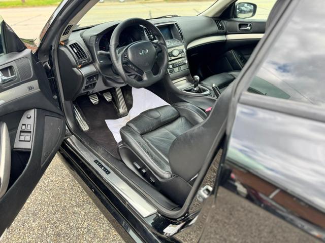 Infiniti G37S  2010