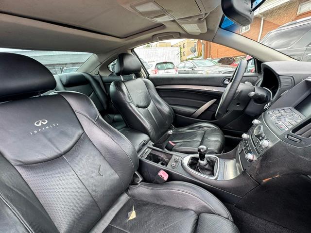 Infiniti G37S  2010