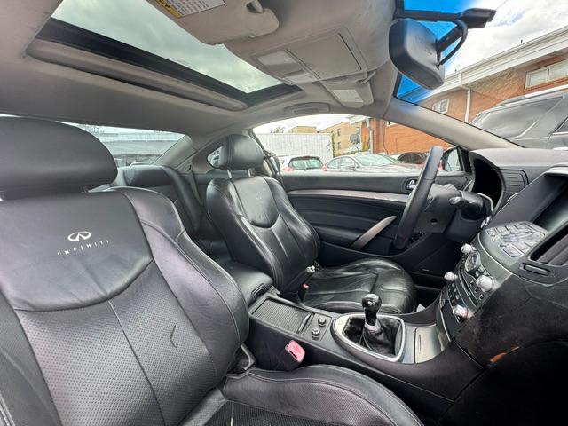 Infiniti G37S  2010
