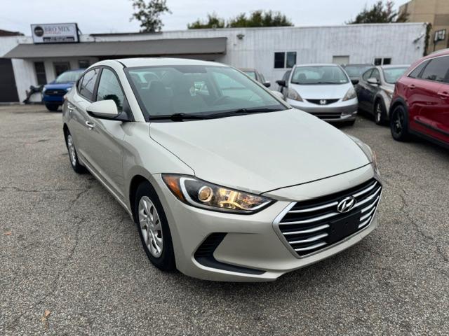 Hyundai Elantra SE 6AT 2017