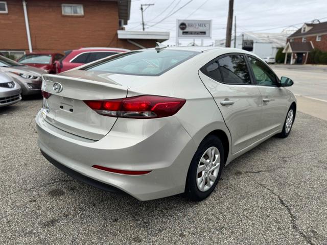 Hyundai Elantra SE 6AT 2017
