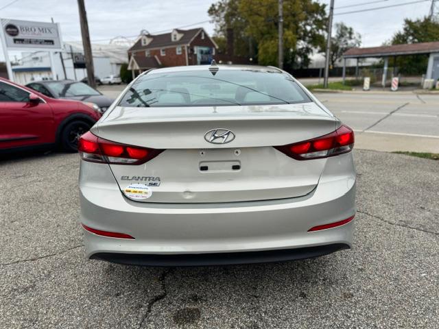 Hyundai Elantra SE 6AT 2017