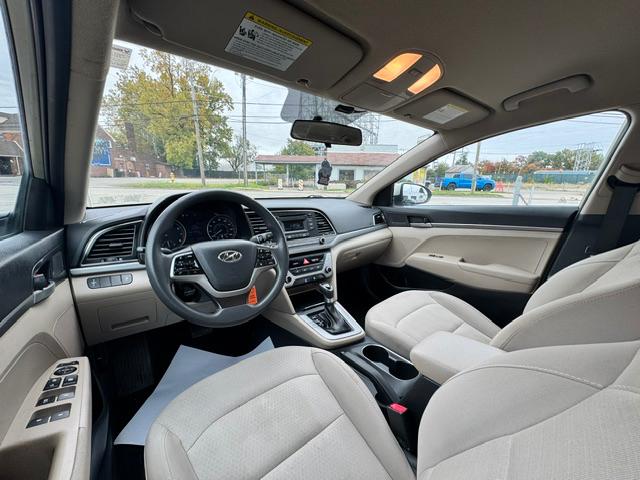 Hyundai Elantra SE 6AT 2017
