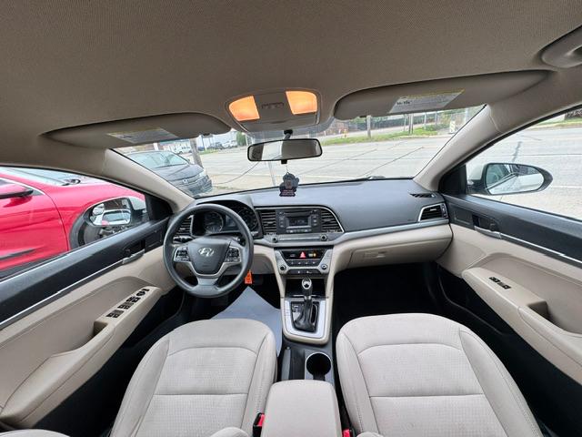 Hyundai Elantra SE 6AT 2017