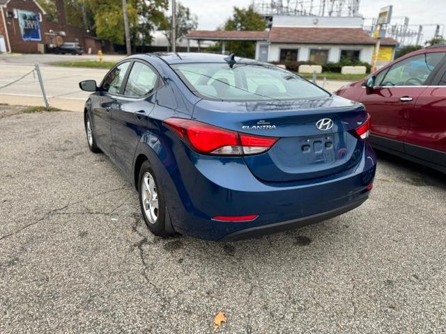 Hyundai Elantra SE 6AT 2015