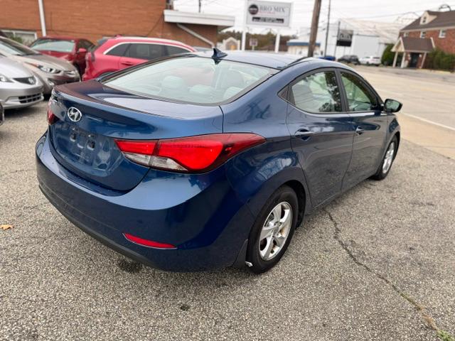 Hyundai Elantra SE 6AT 2015