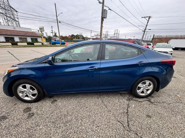 Hyundai Elantra SE 6AT 2015