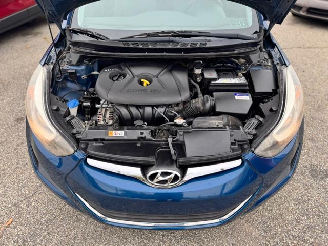 Hyundai Elantra SE 6AT 2015