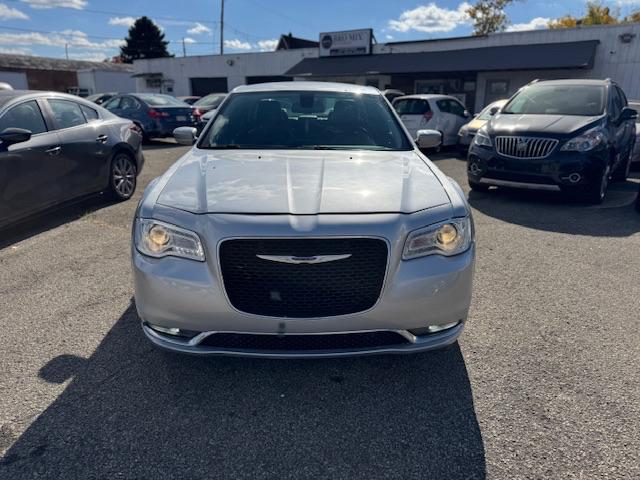 Chrysler 300 Touring AWD 2020