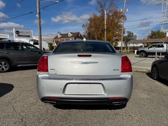 Chrysler 300 Touring AWD 2020