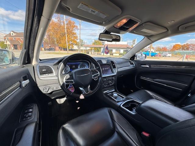 Chrysler 300 Touring AWD 2020