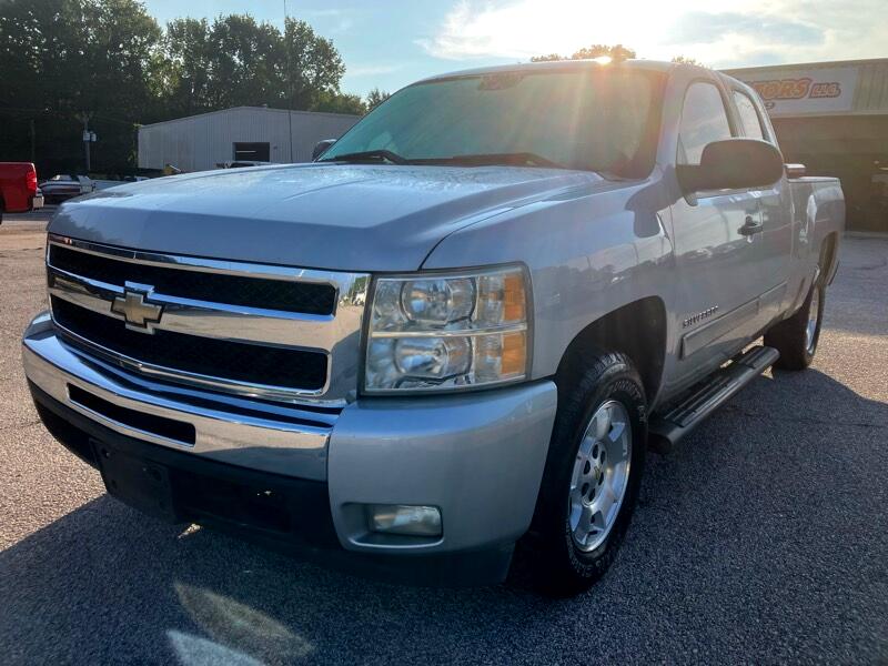 Chevrolet Silverado 1500 2LT Double Cab 2WD 2011 Chevrolet Silverado 1500 2LT Double Cab 2WD 2011