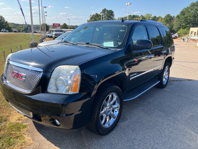 GMC Yukon Denali 4WD 2011 GMC Yukon Denali 4WD 2011