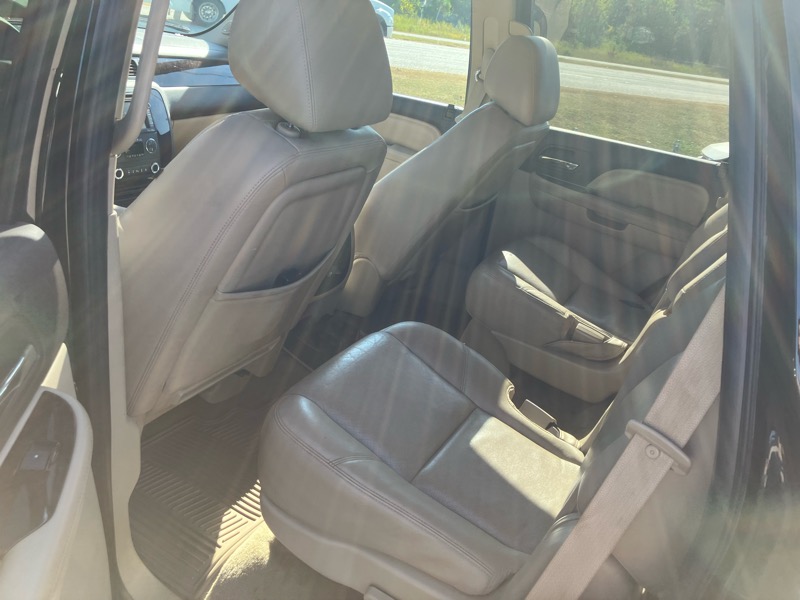 GMC Yukon Denali 4WD 2011 GMC Yukon Denali 4WD 2011
