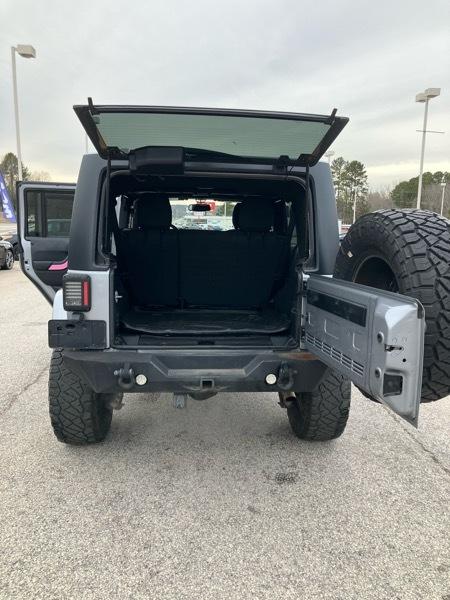 Jeep Wrangler Unlimited Sahara 4WD 2017