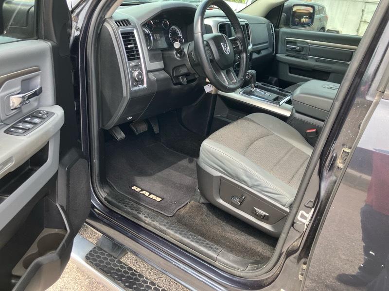 RAM 1500 2WD Crew Cab 140.5" SLT 2013