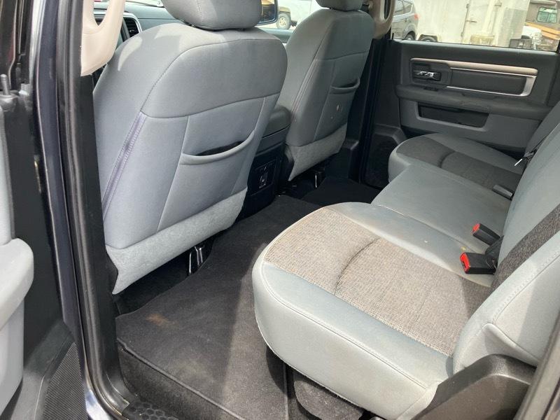 RAM 1500 2WD Crew Cab 140.5" SLT 2013