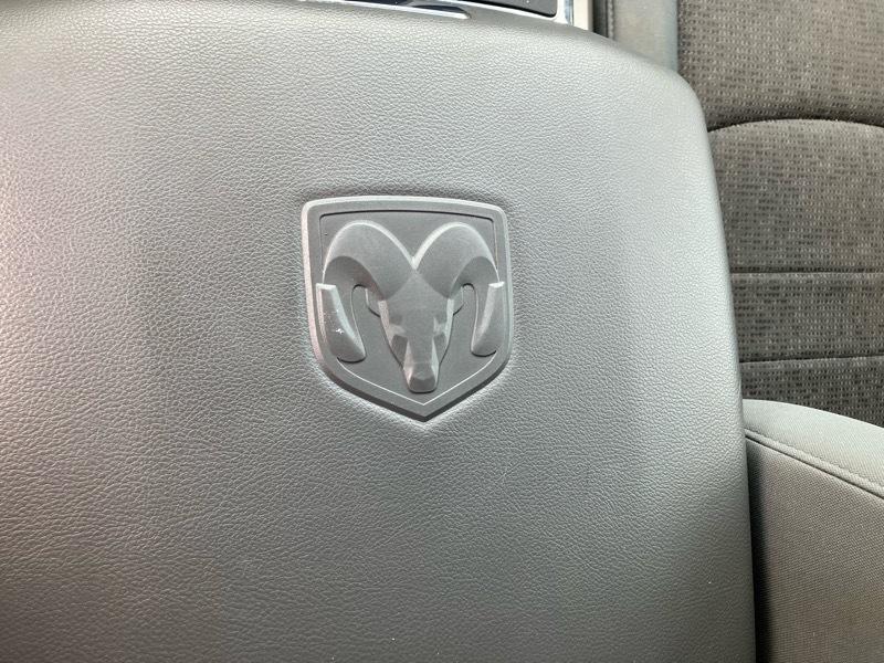 RAM 1500 2WD Crew Cab 140.5" SLT 2013