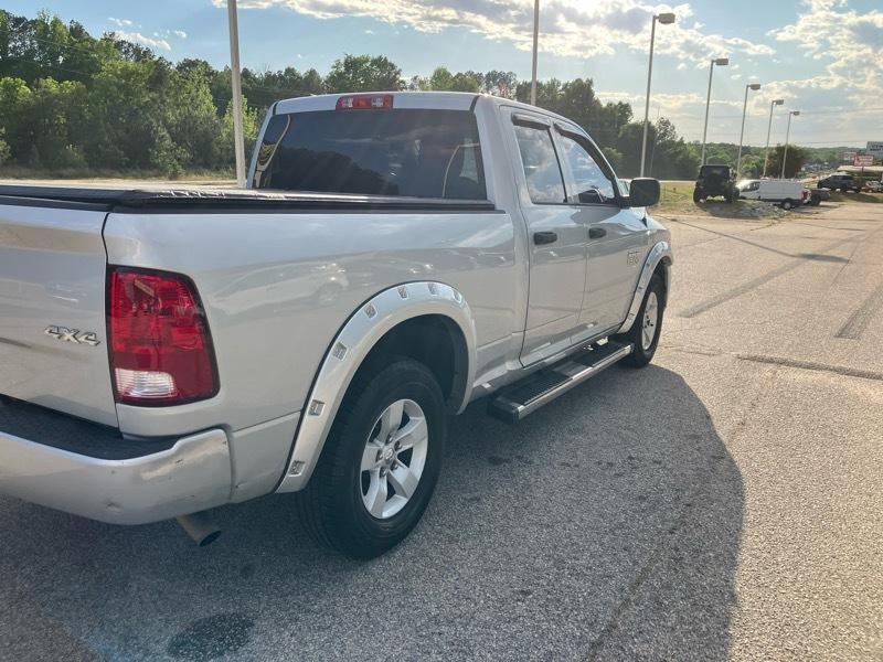 RAM 1500 4WD Quad Cab 140.5" Express *Ltd Avail* 2016