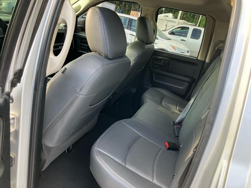 RAM 1500 4WD Quad Cab 140.5" Express *Ltd Avail* 2016