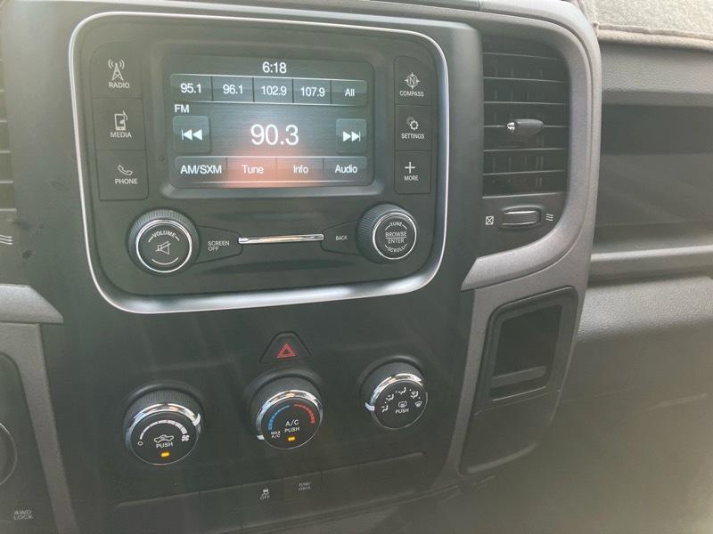 RAM 1500 4WD Quad Cab 140.5" Express *Ltd Avail* 2016