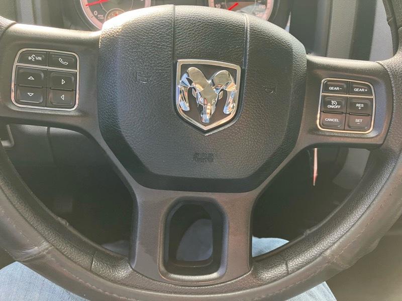 RAM 1500 4WD Quad Cab 140.5" Express *Ltd Avail* 2016