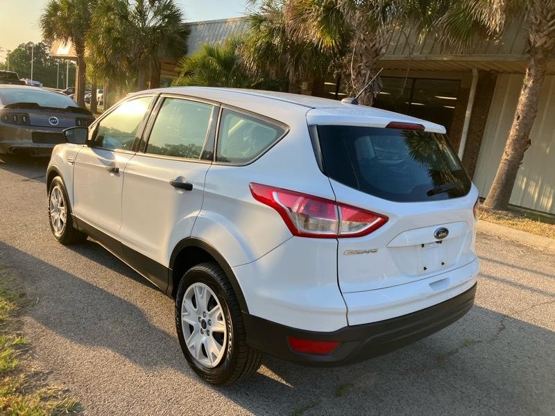 Ford Escape S FWD 2014