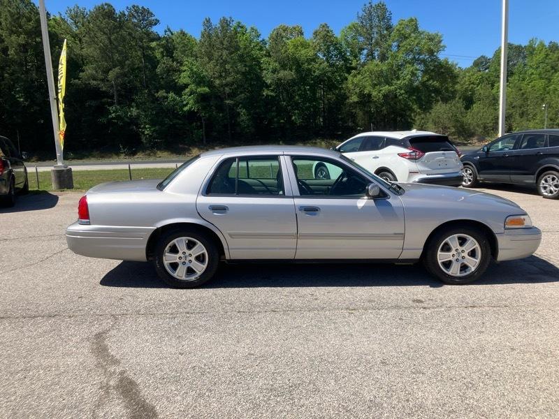 Ford Crown Victoria LX 2011