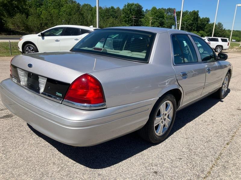 Ford Crown Victoria LX 2011