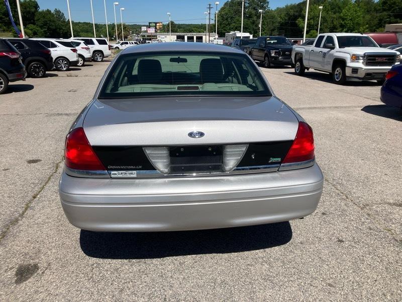Ford Crown Victoria LX 2011